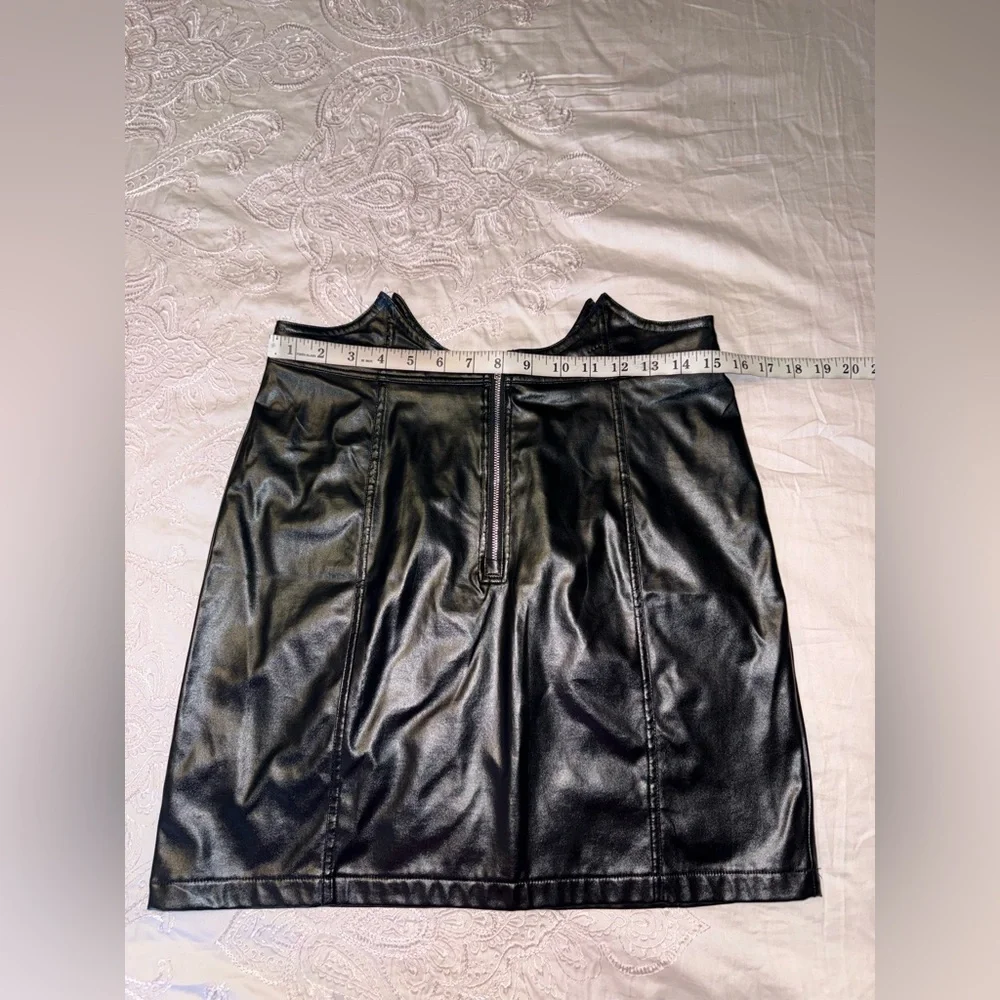 SHEIN Black Faux Leather High Waisted Mini Skirt Back Zip Size L